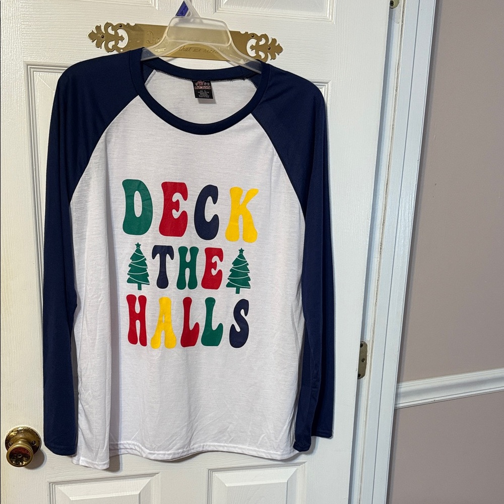 PJ’S & PRESENTS men’s Deck the Halls pajama shirt; size: XL. NWOT
